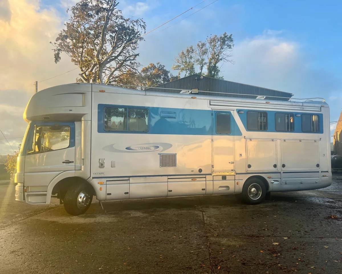 Luxury & Modern 4 Horse Olympic Mercedes Horsebox - Image 1