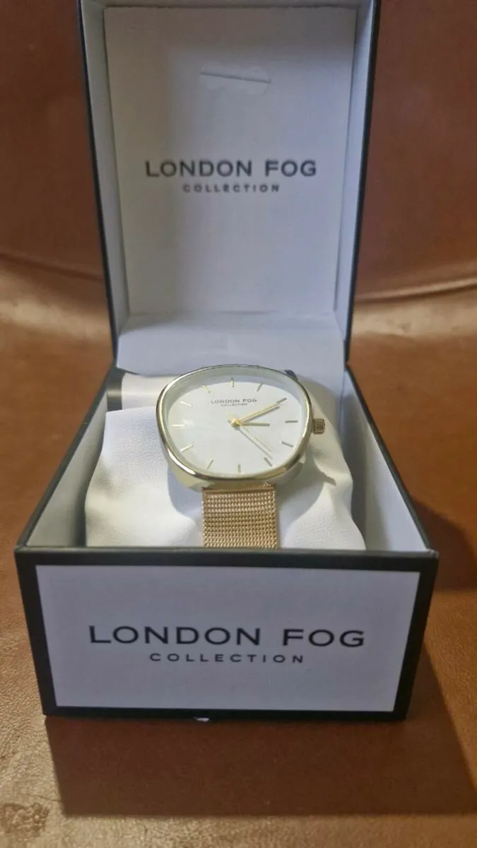 London Fog Women's 36mm Bath Mesh Strap Watch - Image 1