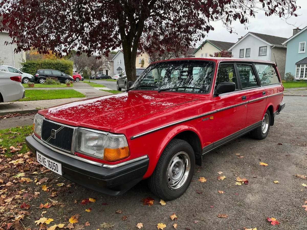 Volvo 200 Series 1989 - Image 1