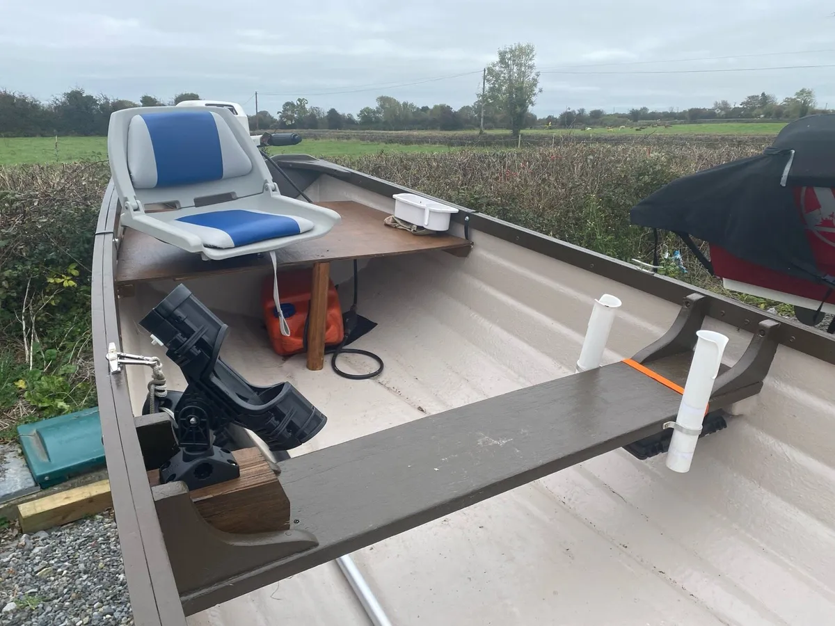 17ft Fishing boat - Image 3
