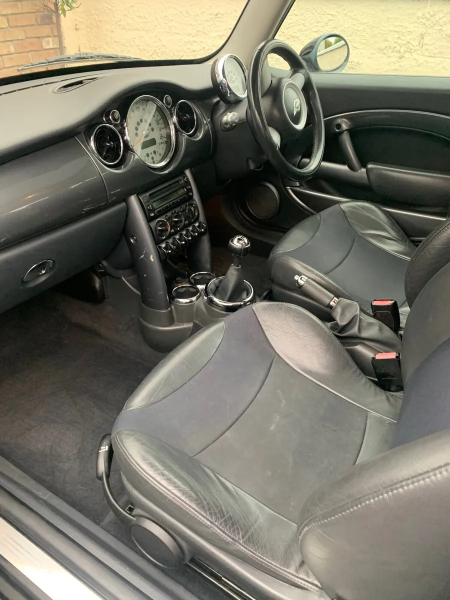 Mini Cooper 2006 - Image 2