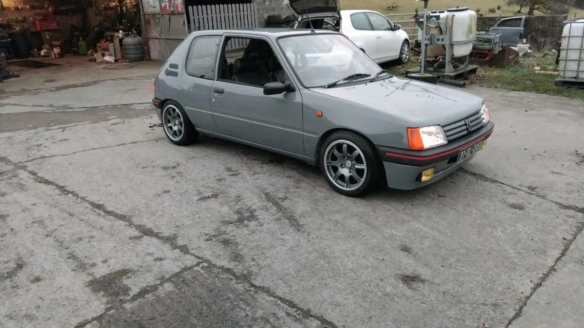 Peugeot 205 - Image 2