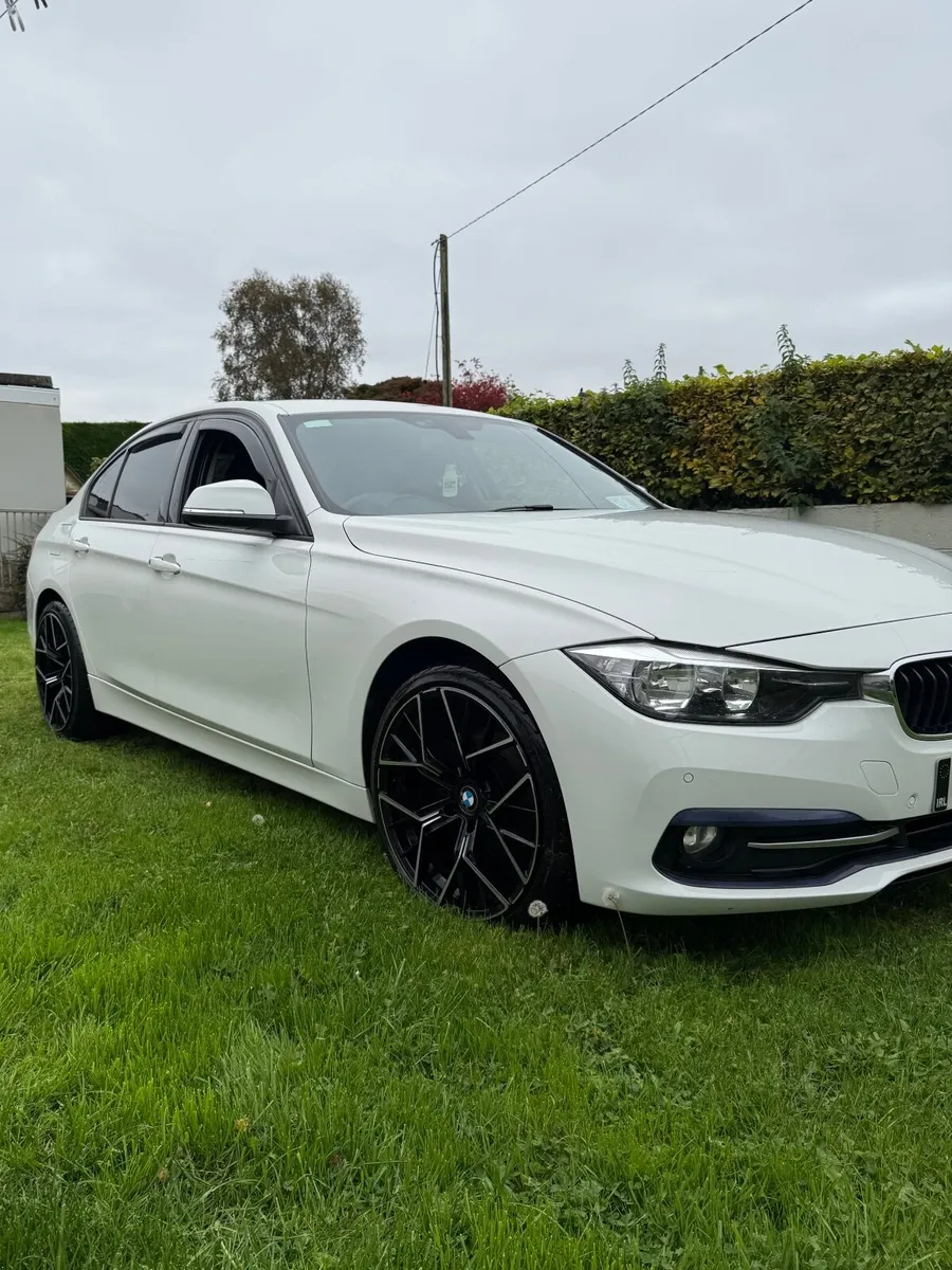 BMW 3-Series 2017 LOW MILEAGE - Image 1