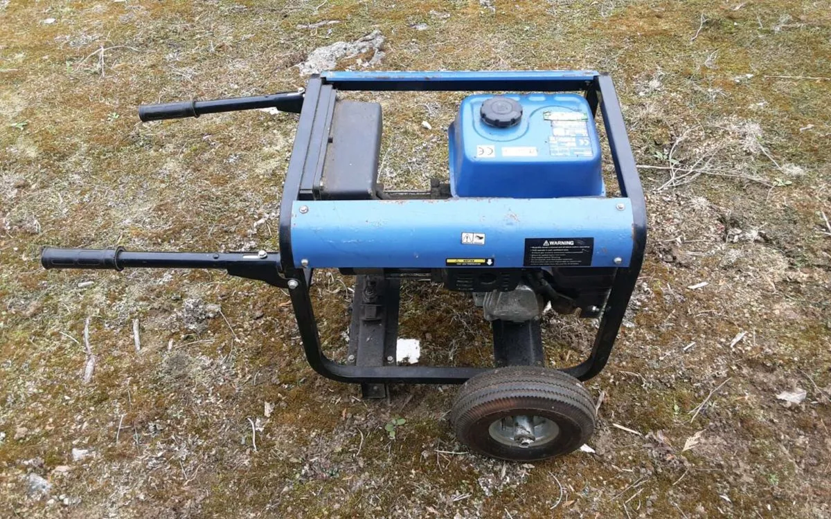 Petrol generator - Image 3