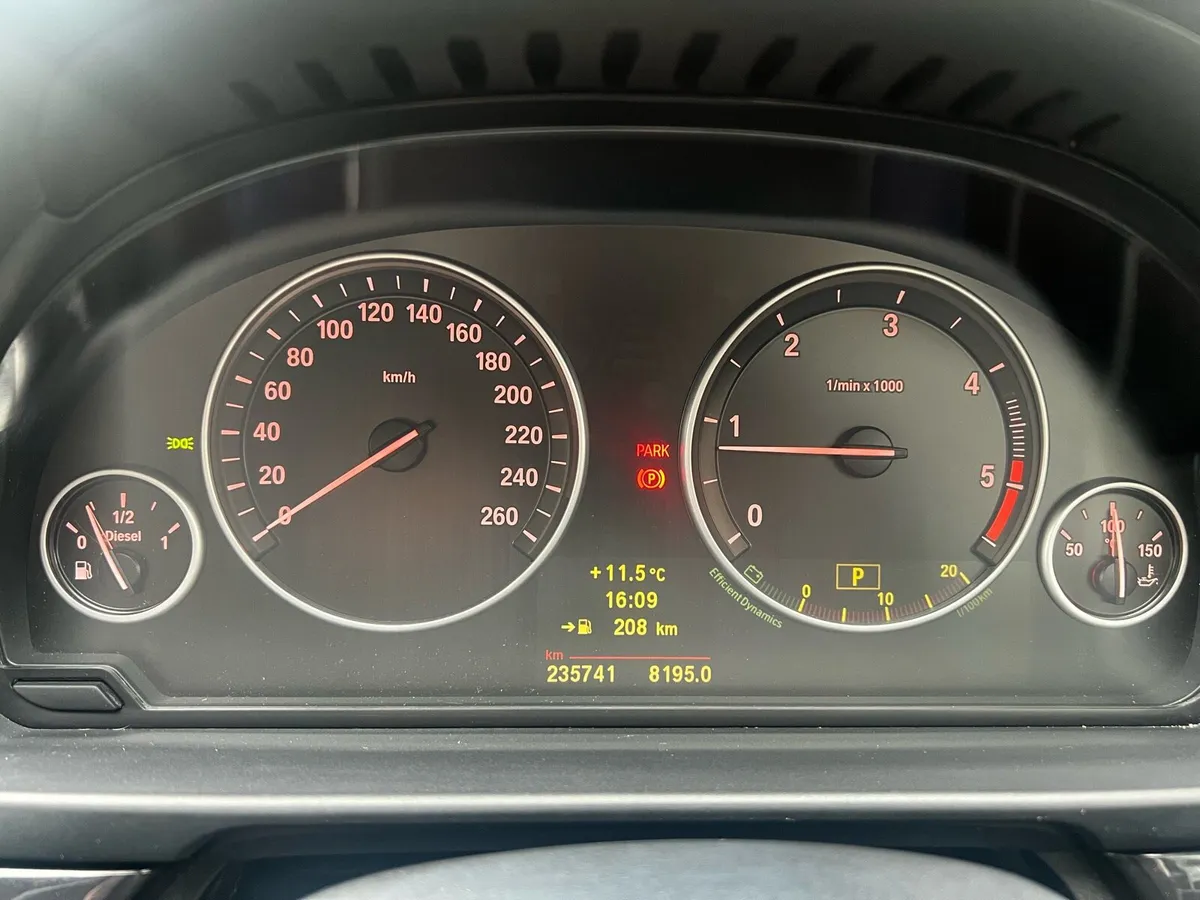 BMW f10 520D 2010 - Image 4