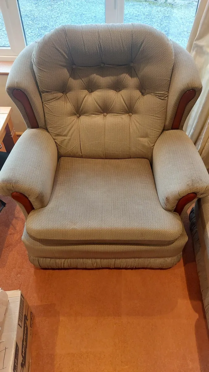 Couch & 2 Armchairs - Image 2