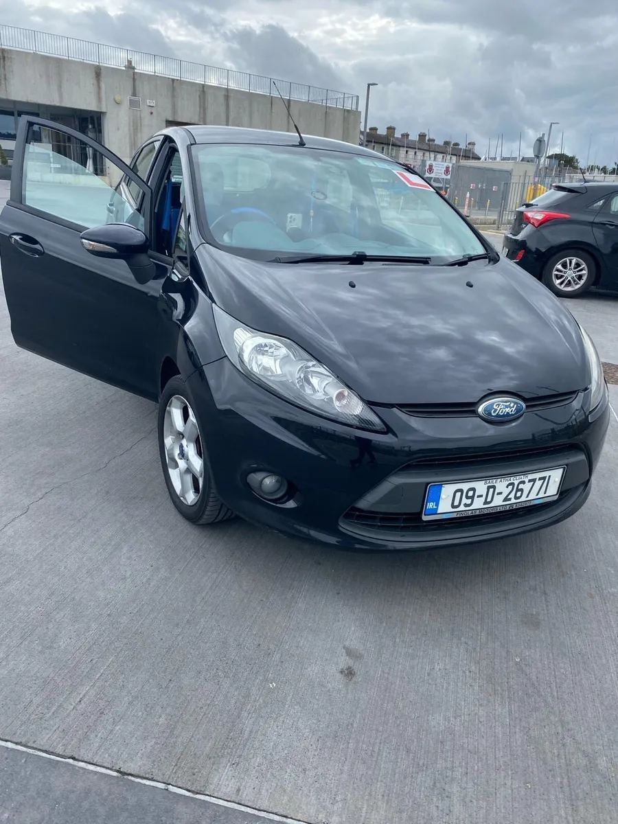 Ford fiesta low mileage - Image 1