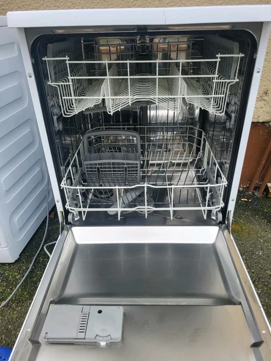 Dishwasher - Image 2
