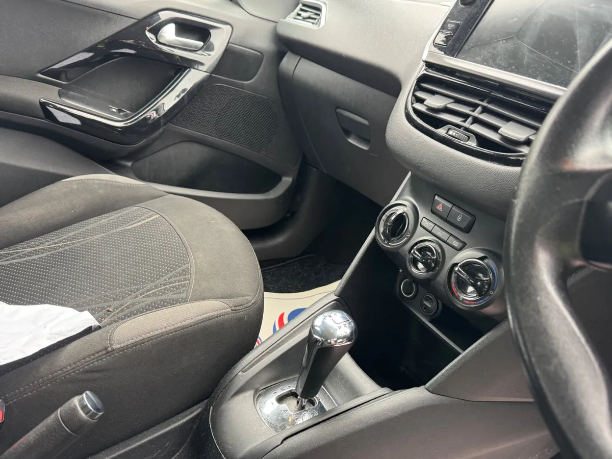 Peugeot 208 2013 - Image 3
