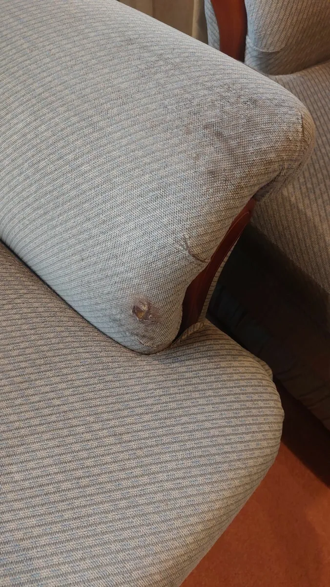 Couch & 2 Armchairs - Image 3