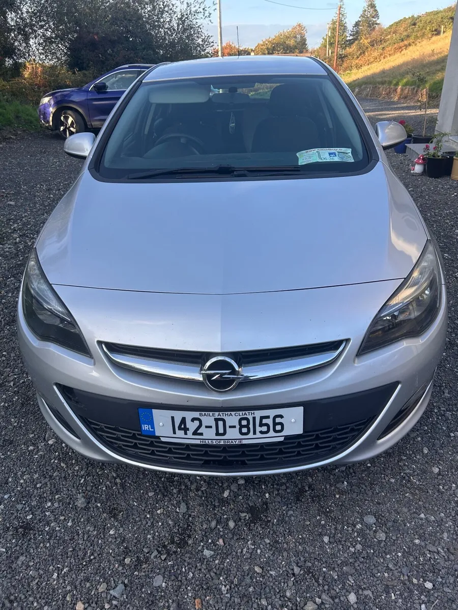 Opel Astra 2014 - Image 1