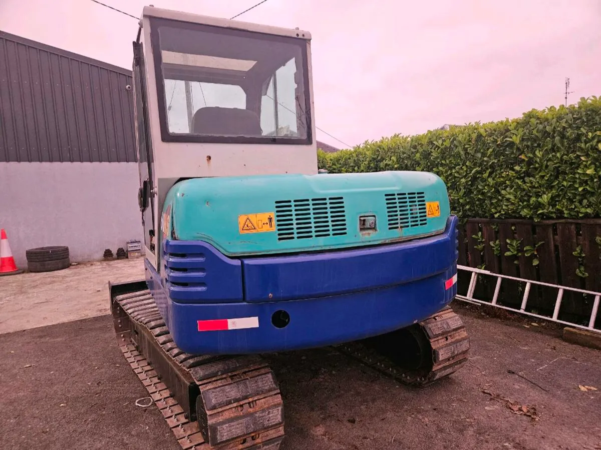 IHI 6 ton digger - Image 2