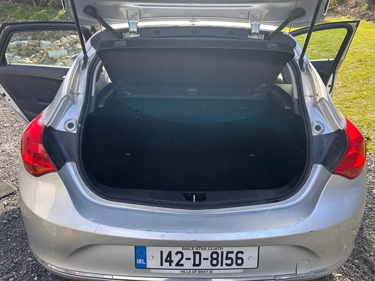 Opel Astra 2014 - Image 4
