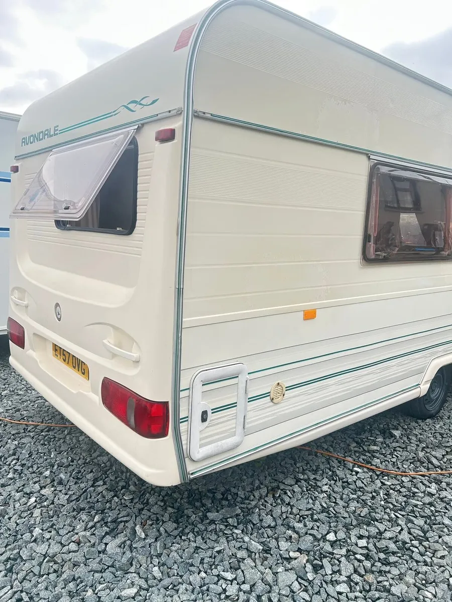 Avondale 4 berth starter caravan - Image 4