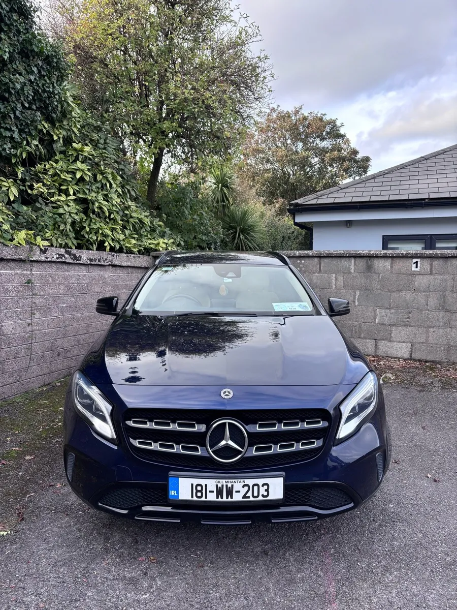 MERCEDES GLA 180 AUTO - Image 3