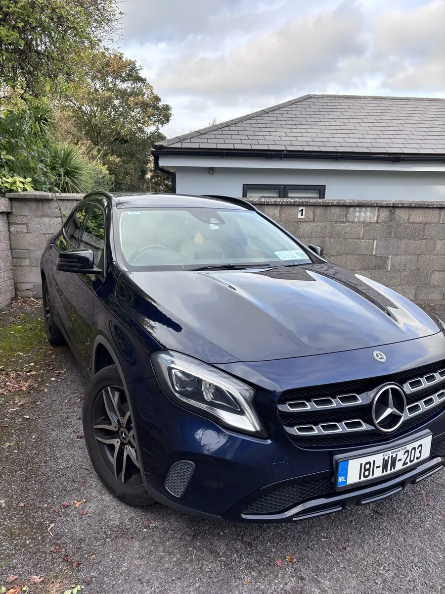 MERCEDES GLA 180 AUTO - Image 1