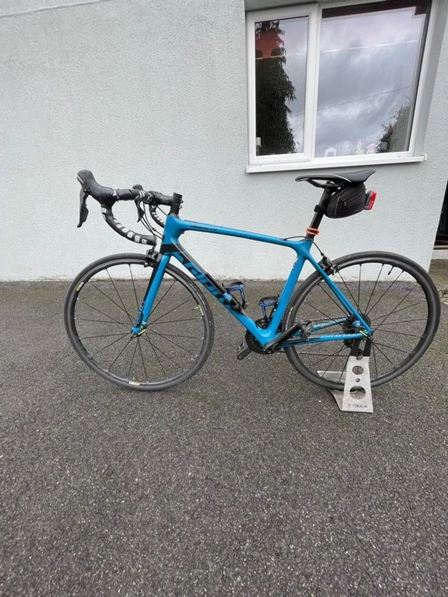 Giant TCR R16 Road - Image 1
