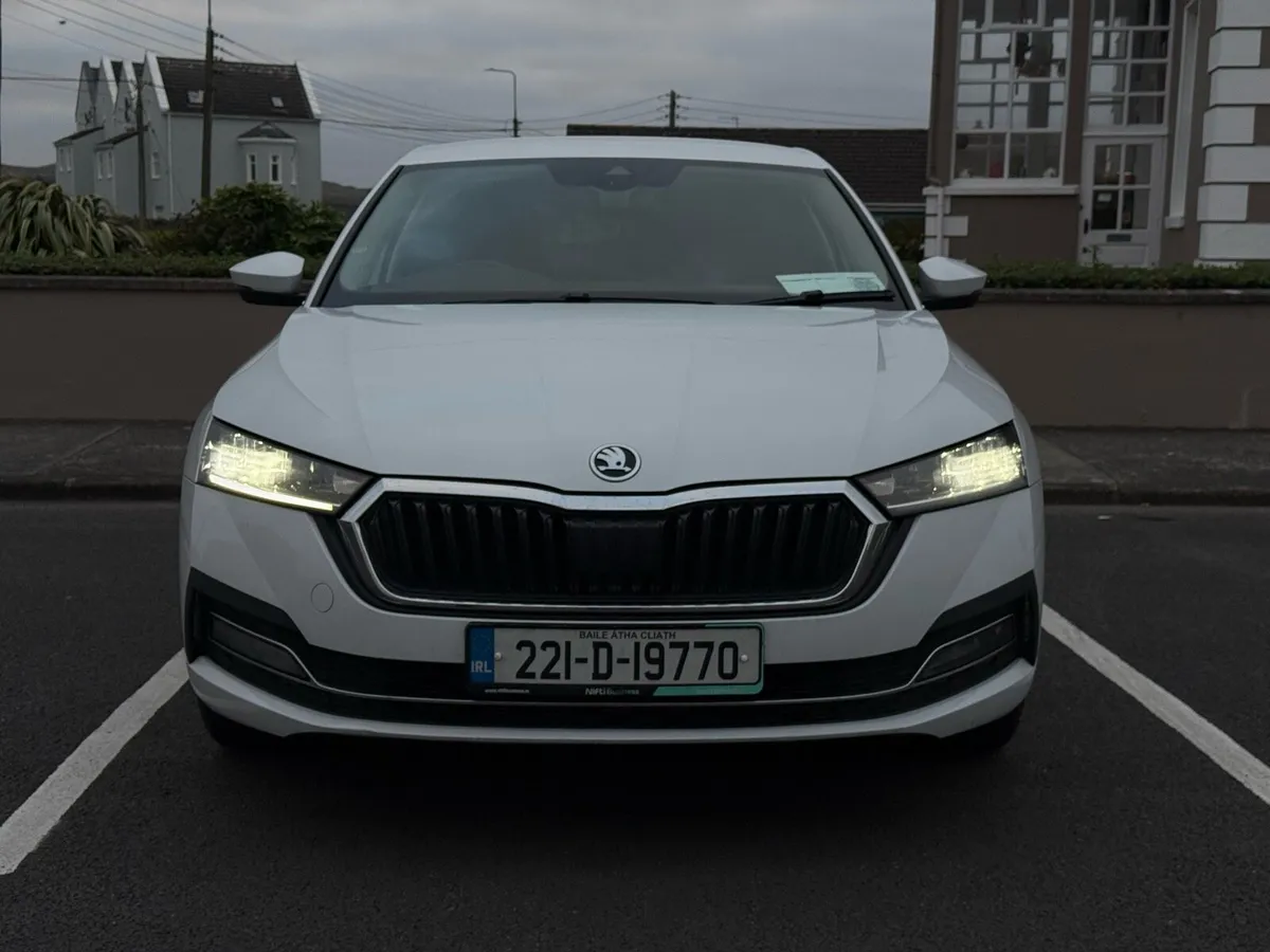 Skoda Octavia 2022 2.0 115 hp 14700€ - Image 2
