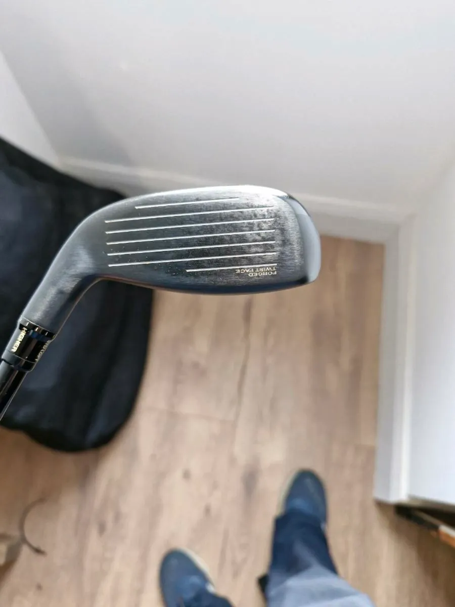 Taylormade stealth2 plus, 2 hybrid (17 degrees) - Image 1