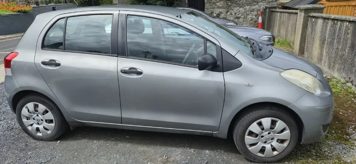 Toyota Yaris 2009 - Image 1