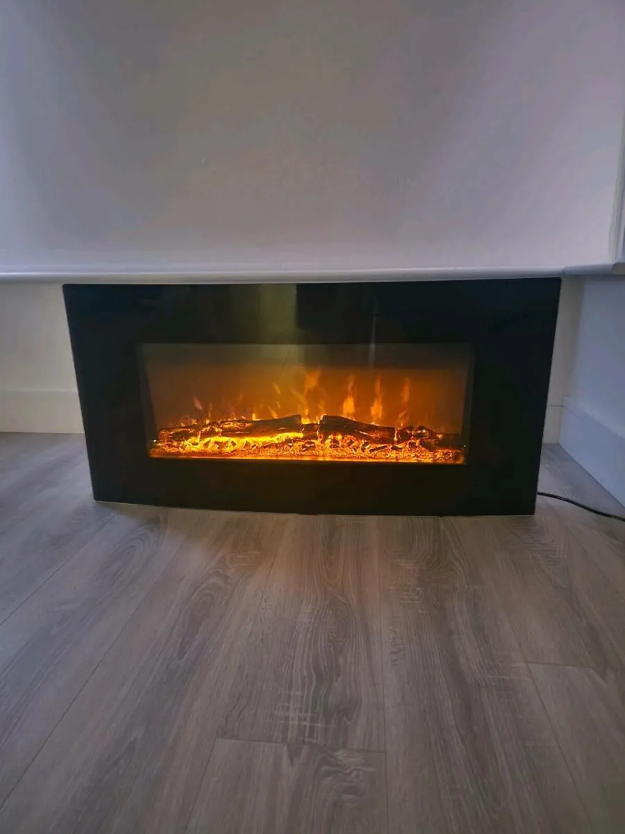 Electric fireplace - Image 1