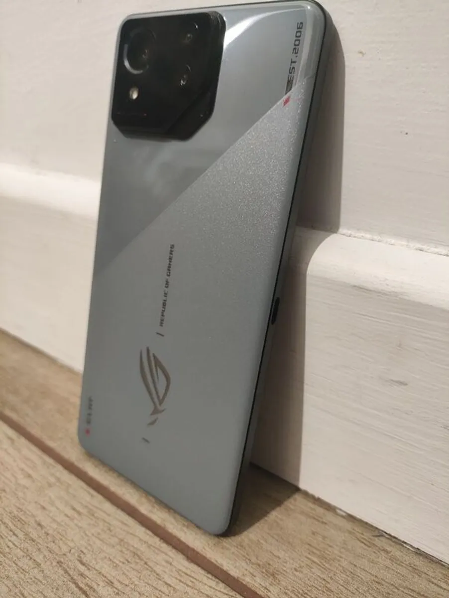 Phones - Image 4