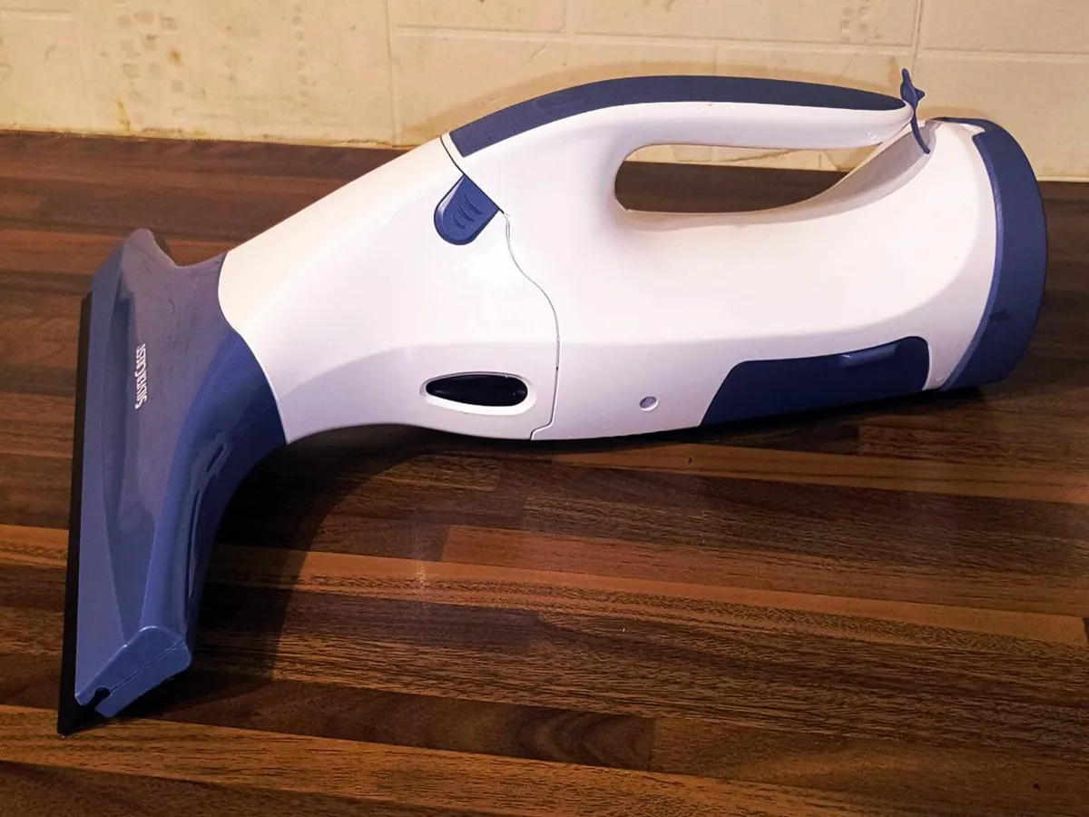 Window Vacuum Cleaner for Streak-Free Cleaning - Image 1