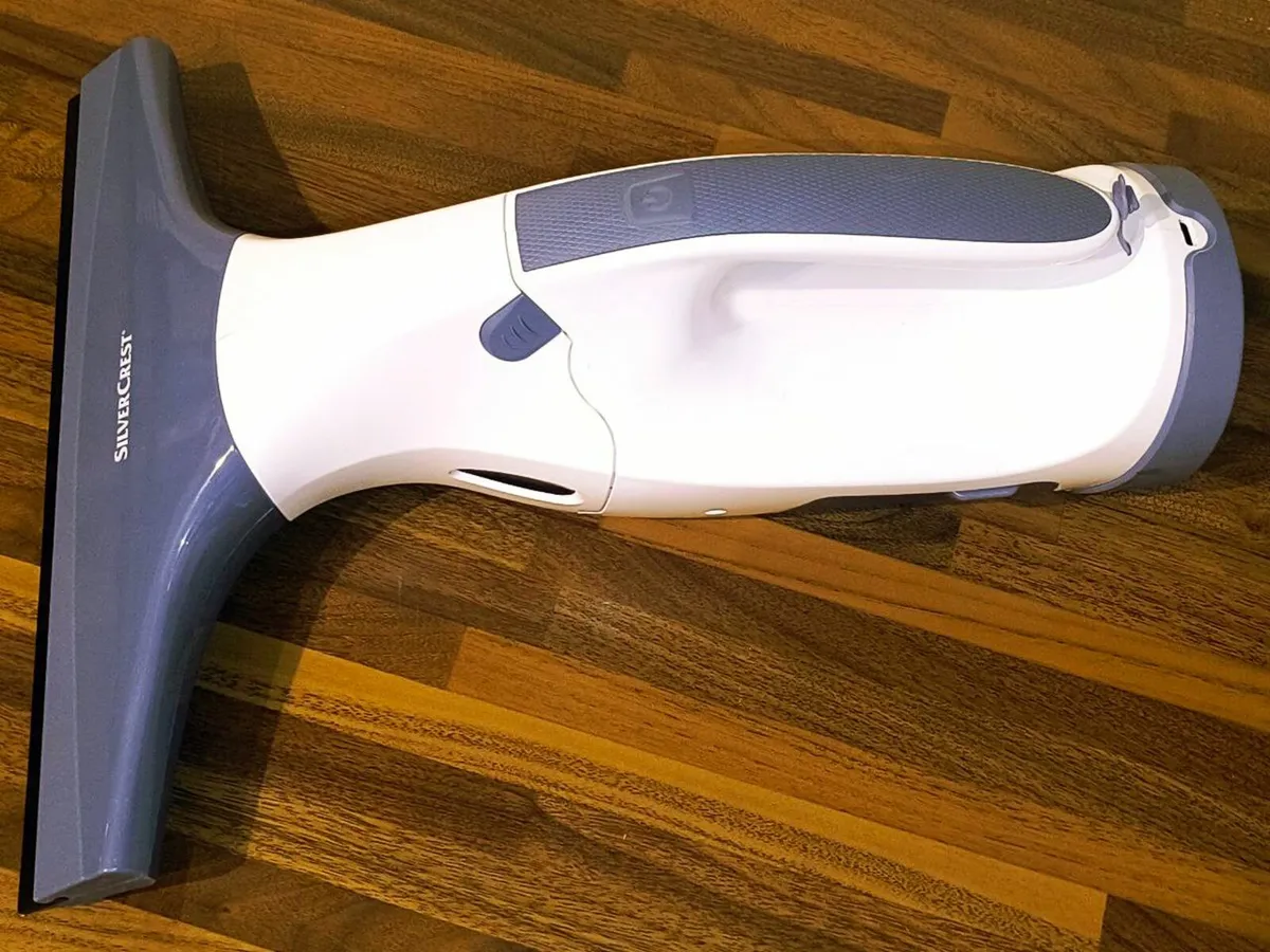 Window Vacuum Cleaner for Streak-Free Cleaning - Image 4