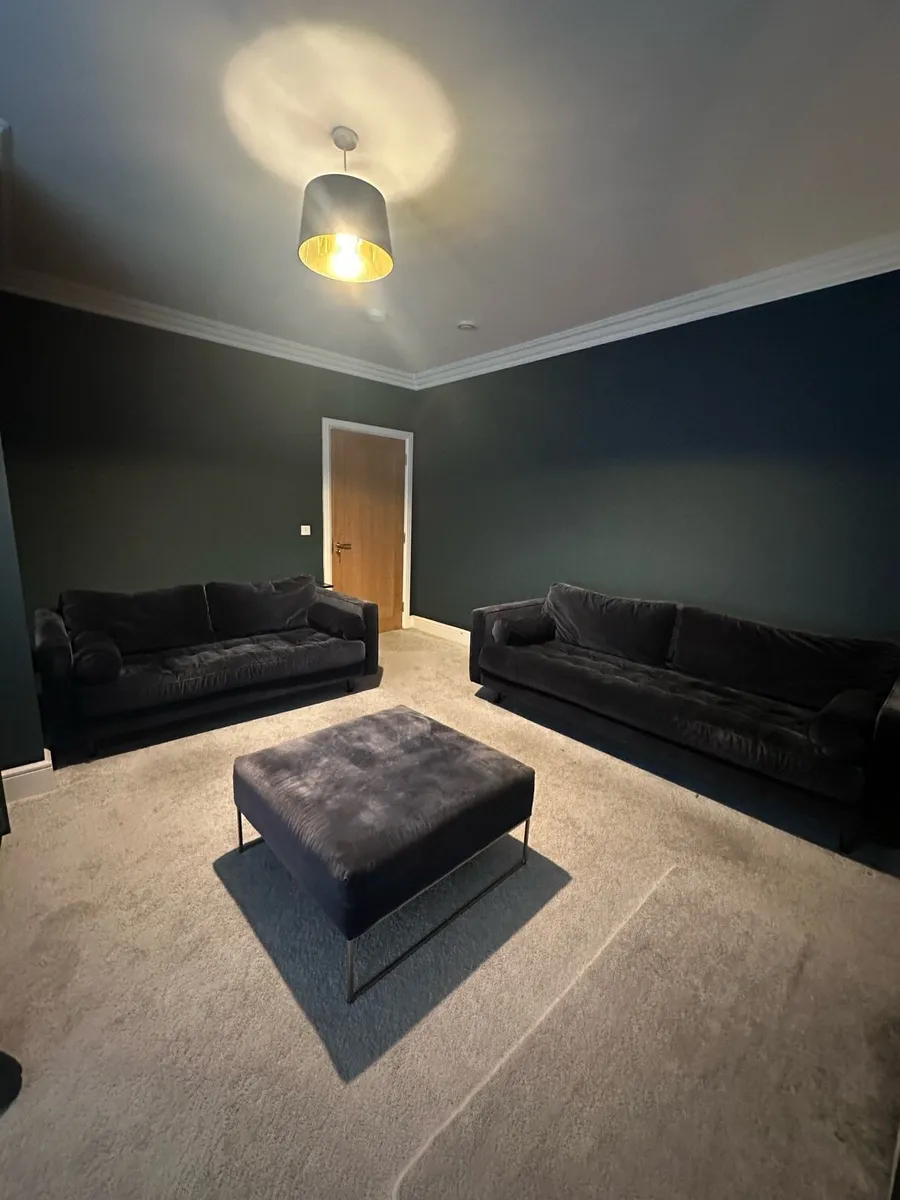Velvet sofas (2) and ottoman - Image 2