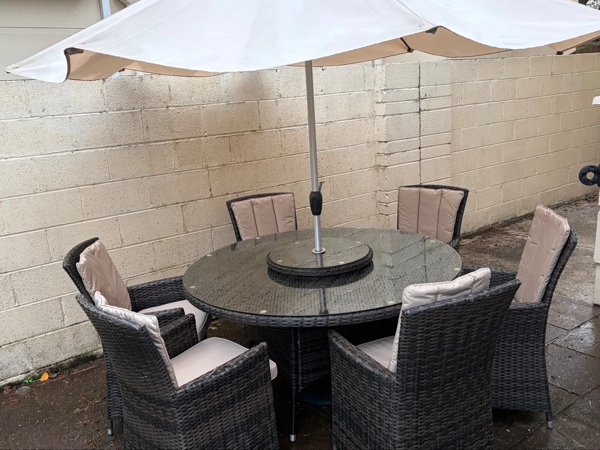 Garden table - Image 2