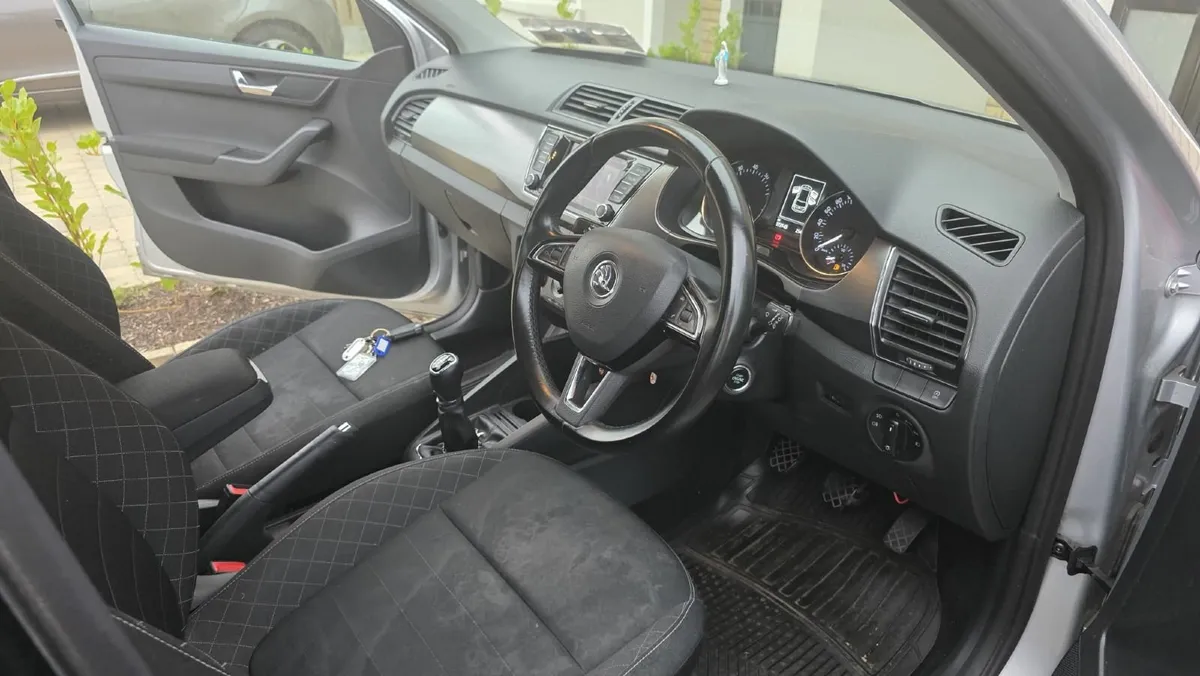Skoda Fabia 2016 - Image 2