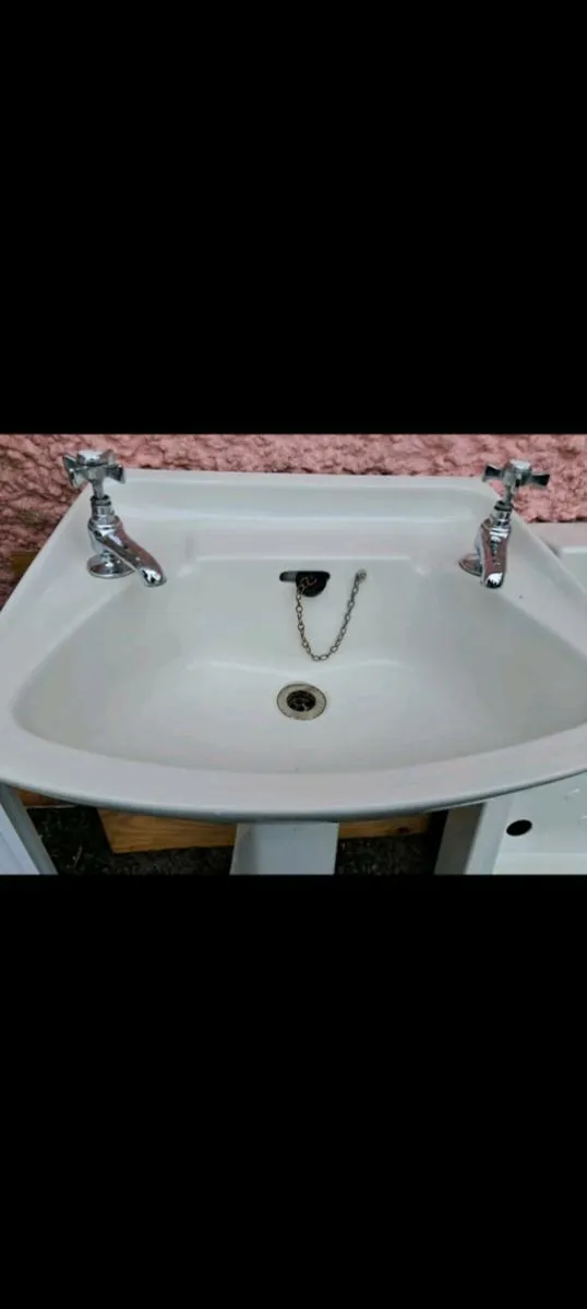 Bathroom Shower Tray, Door and Sink - Image 2