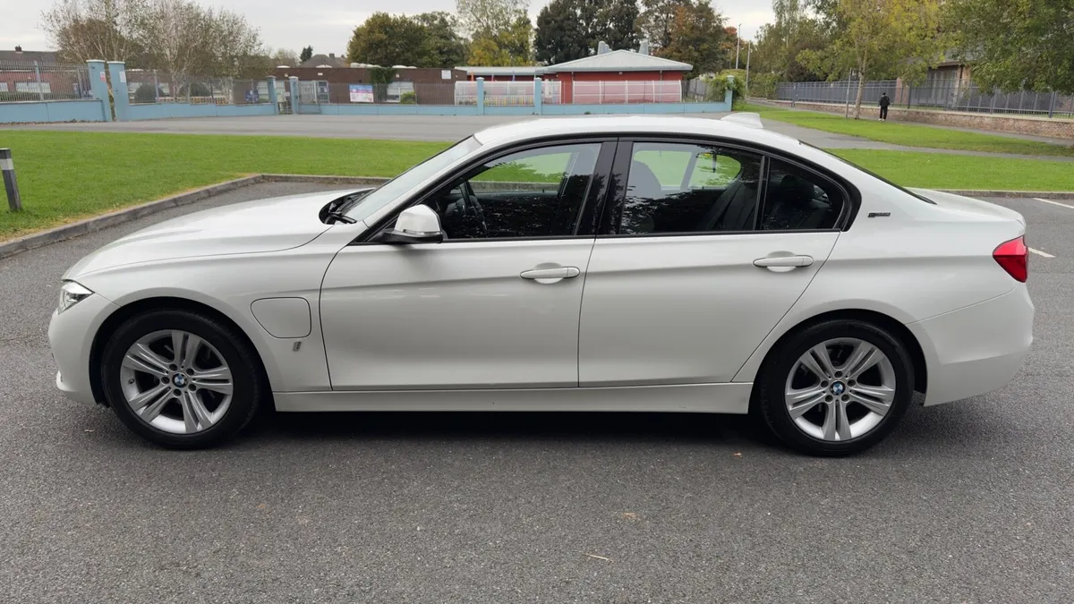 BMW 330e Full BMW Service History - Image 2