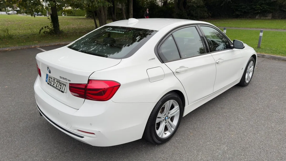 BMW 330e Full BMW Service History - Image 3