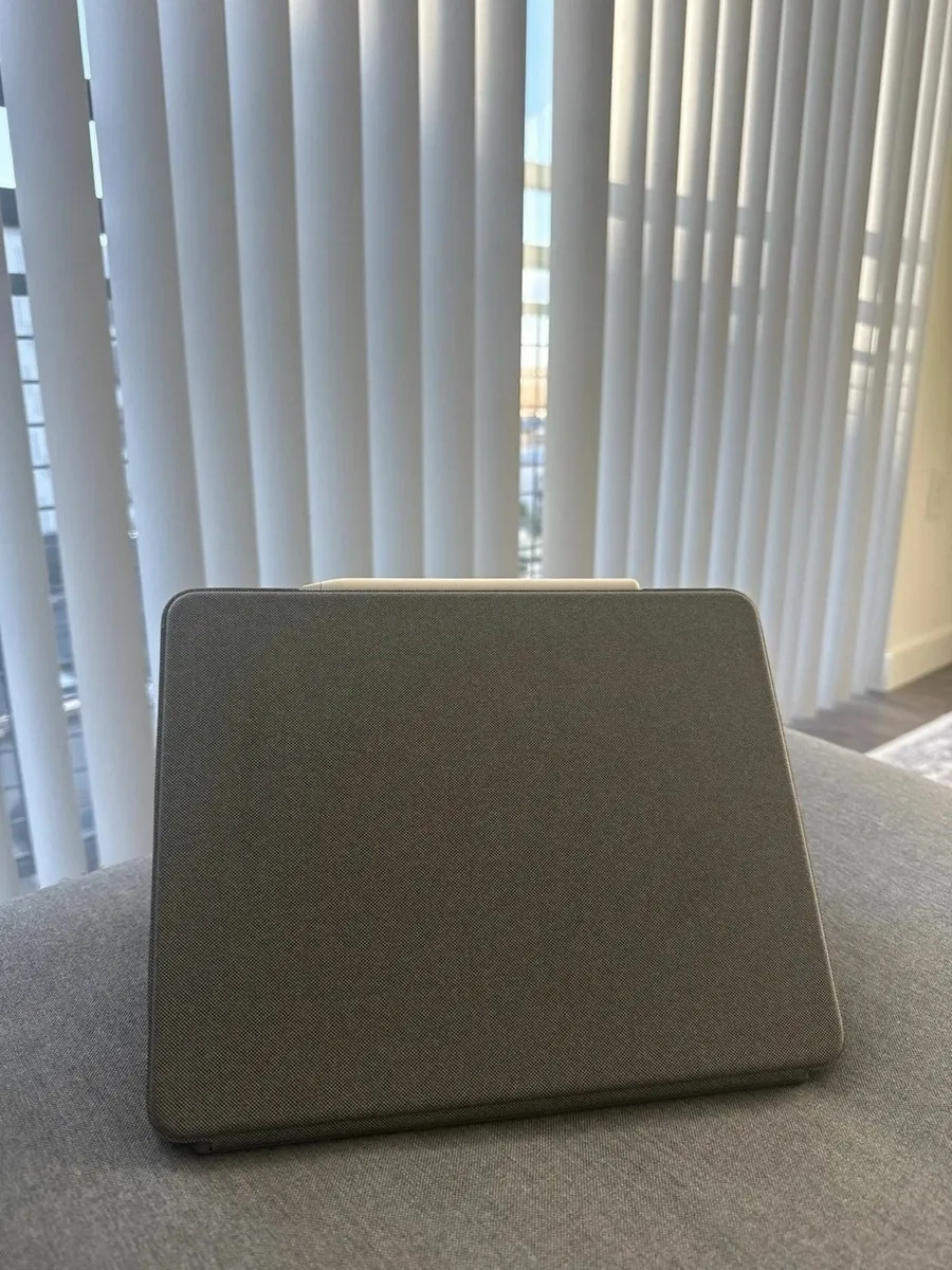 iPad Pro 128GB 12.9” (2021 ) + Pen + Keyboard - Image 2