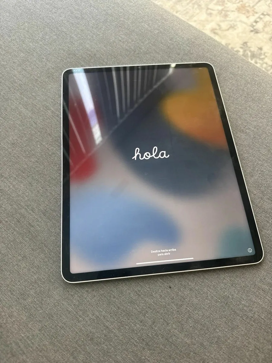 iPad Pro 128GB 12.9” (2021 ) + Pen + Keyboard - Image 3