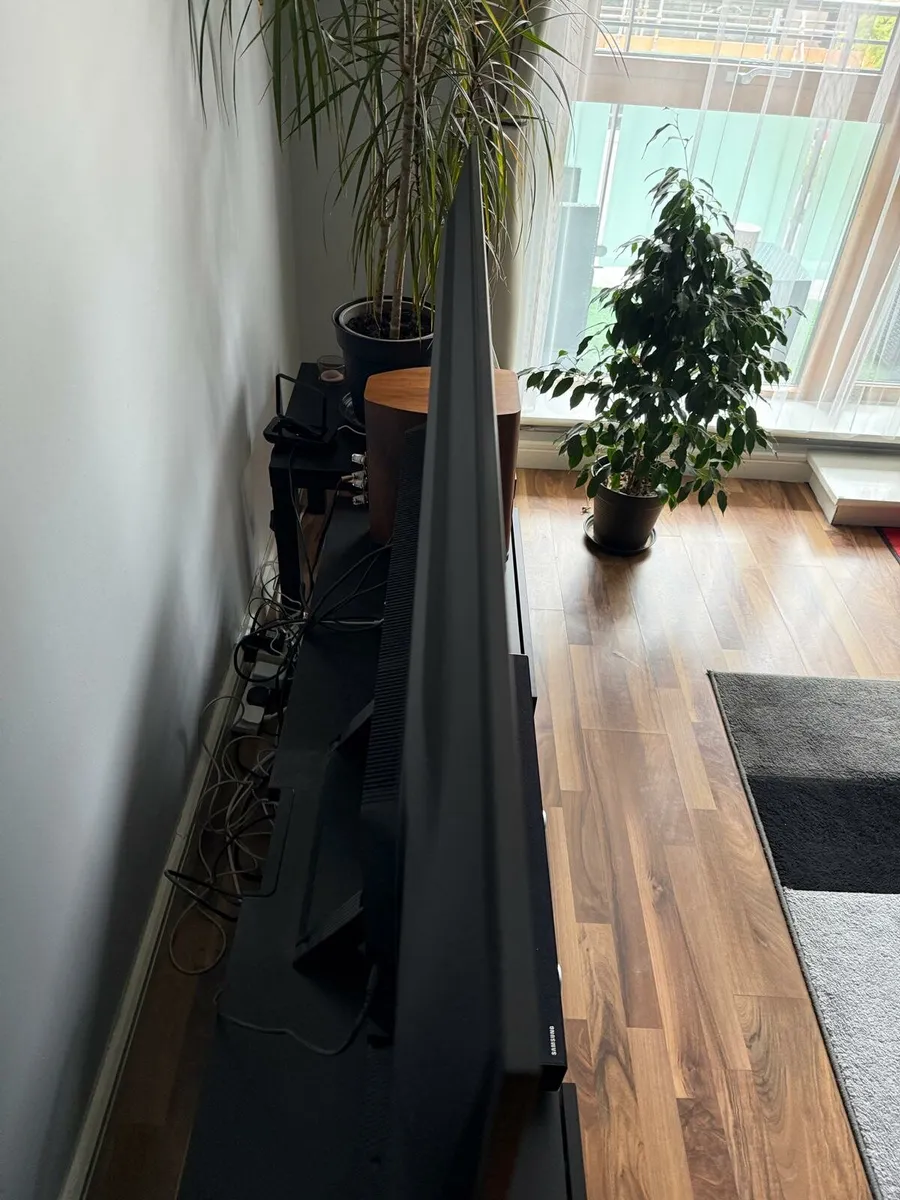 TCL TV 55" QLED model 55C735K - Image 3