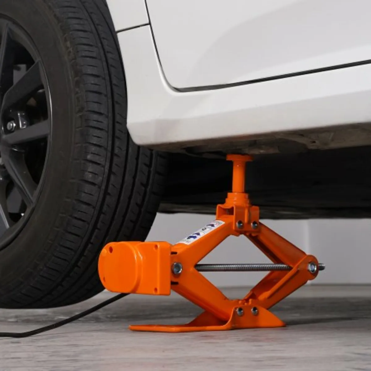 Electric Car Jack Floor Jack 3 Ton Electric Scisso - Image 4