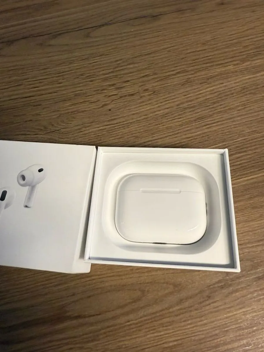 AirPods Pro 3 - Image 1