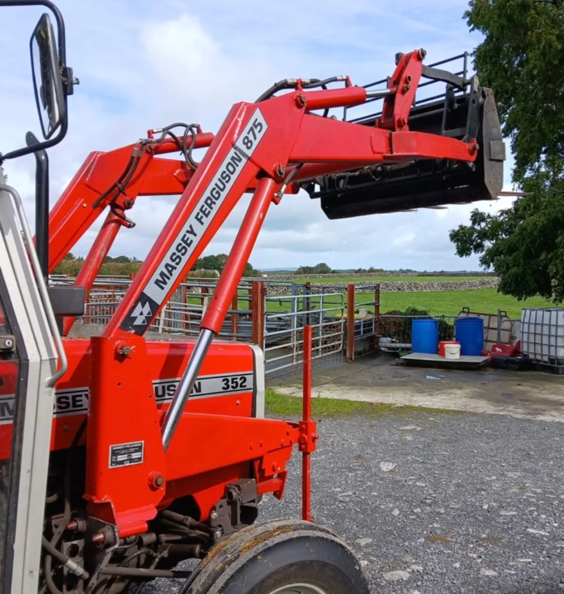 Massey Ferguson 875 loader - Image 2