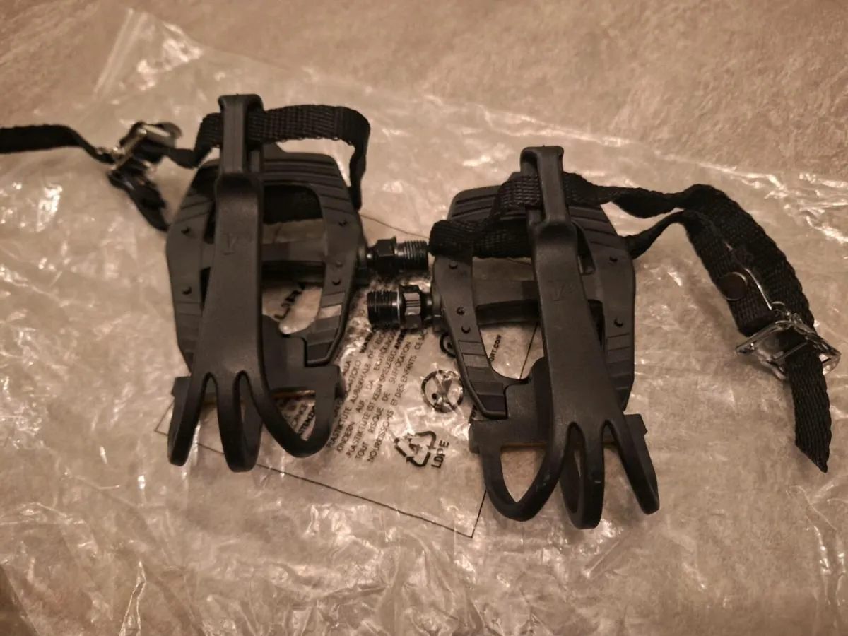 Toe Clip Pedals with Straps - Image 1