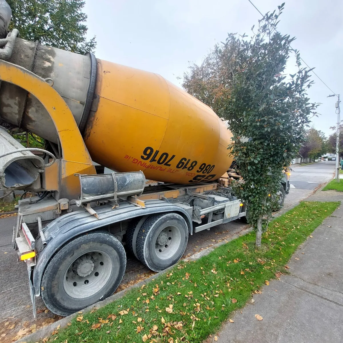 Concrete Bottle Mixer Truck Hino 700 - Image 3