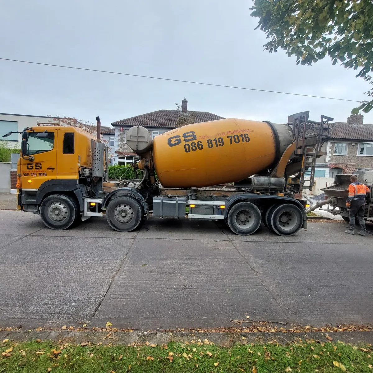 Concrete Bottle Mixer Truck Hino 700 - Image 4