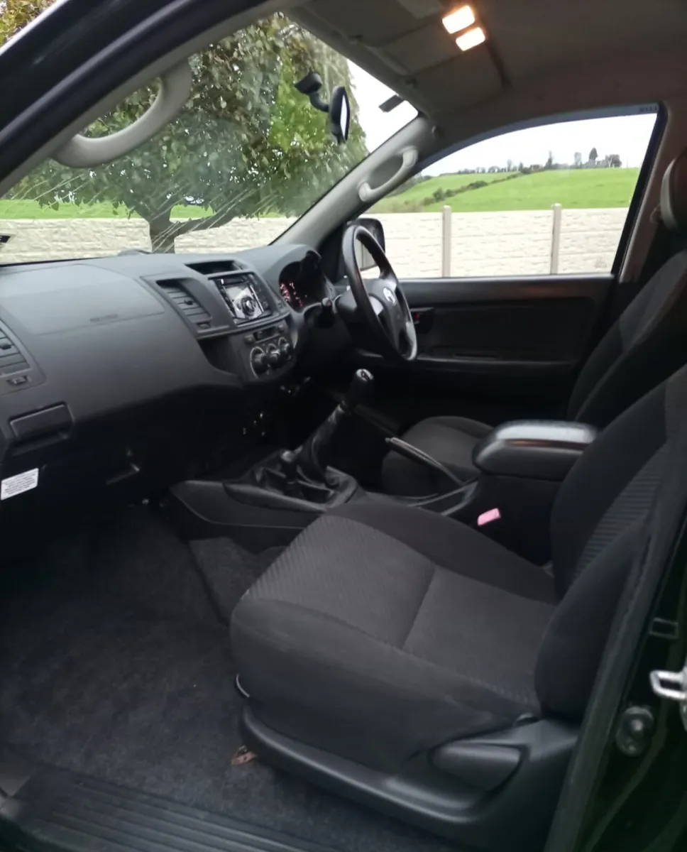 Toyota Hilux - Image 4