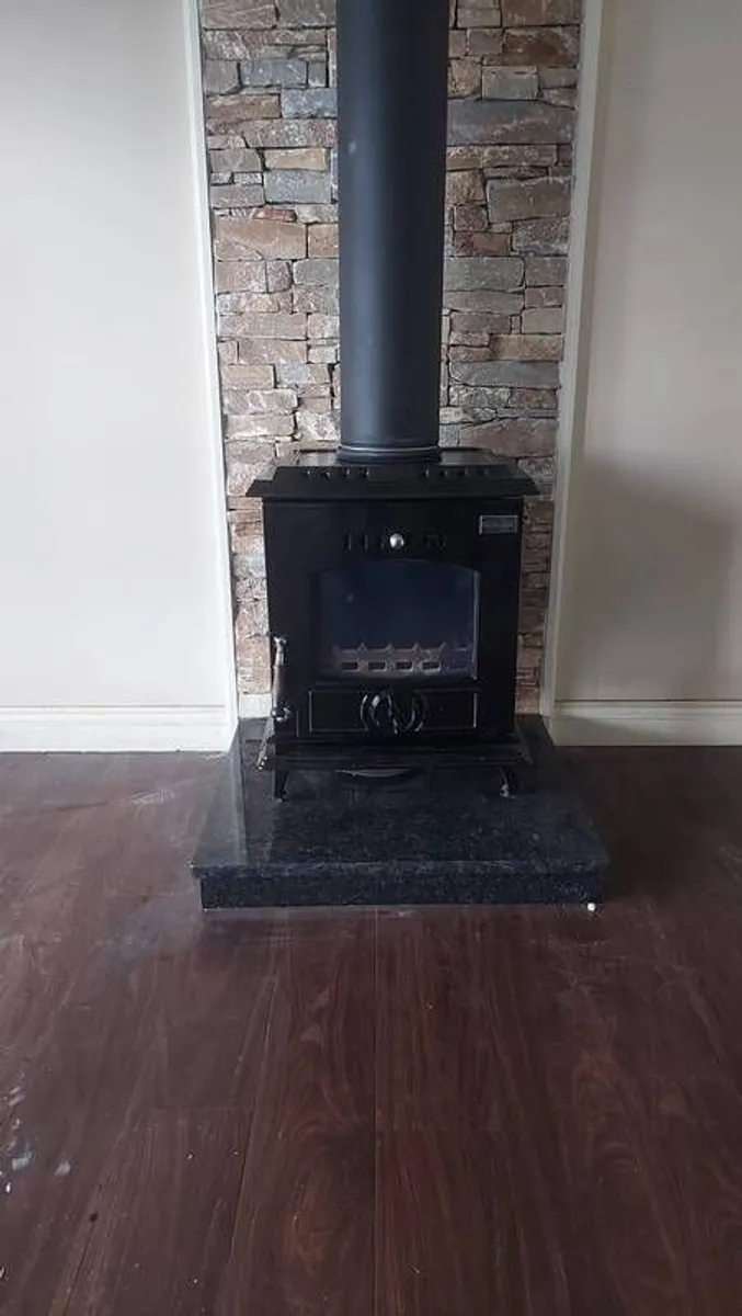 Blacksmith Boiler Stove with flue and 7 radiators - Image 1