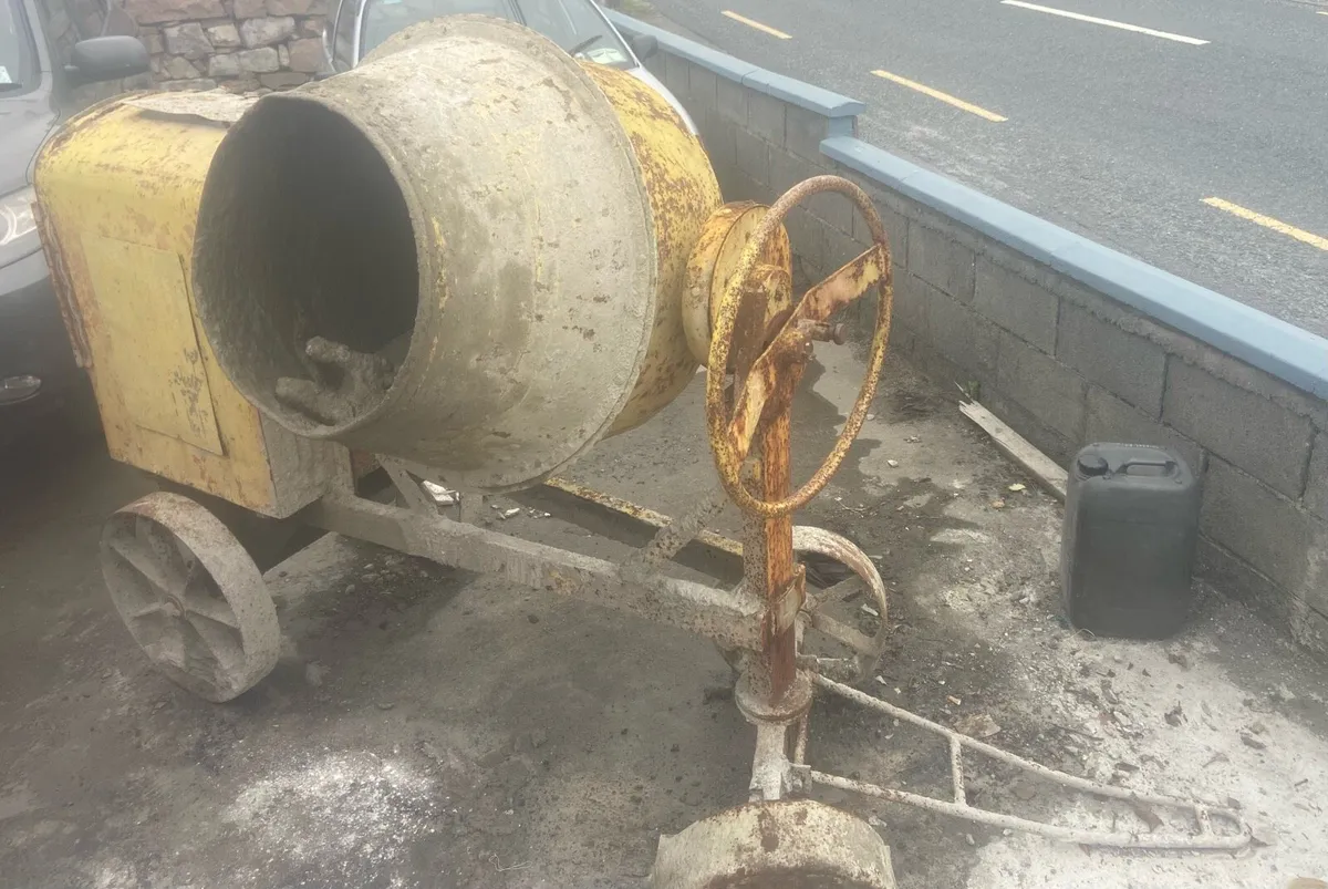 Cement mixer - Image 1