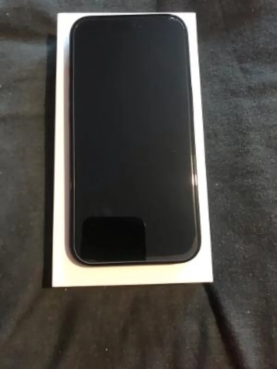 iPhone 16 black - Image 1