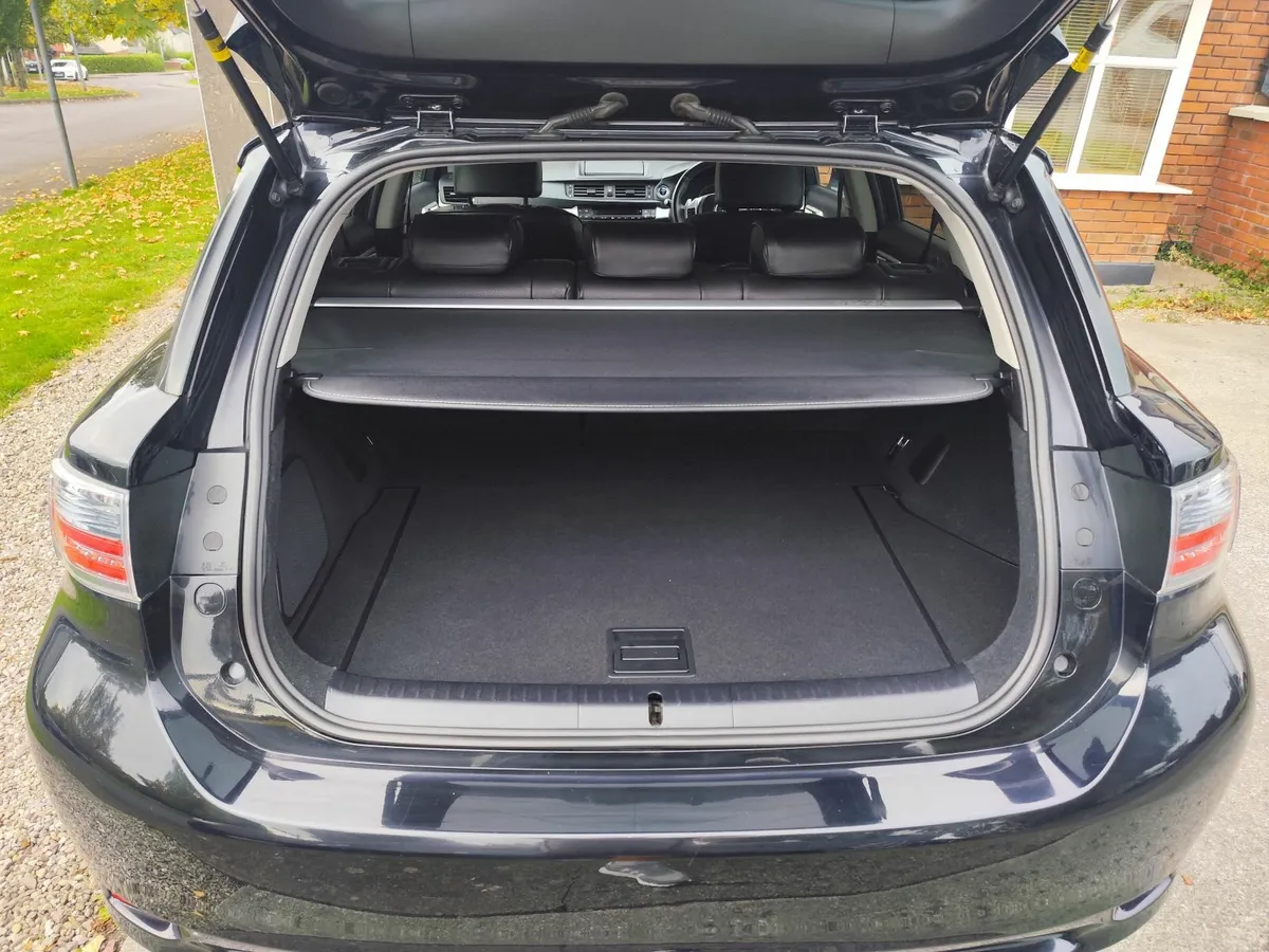 Lexus CT200h!Automatic!1Owner!New NCT! - Image 3