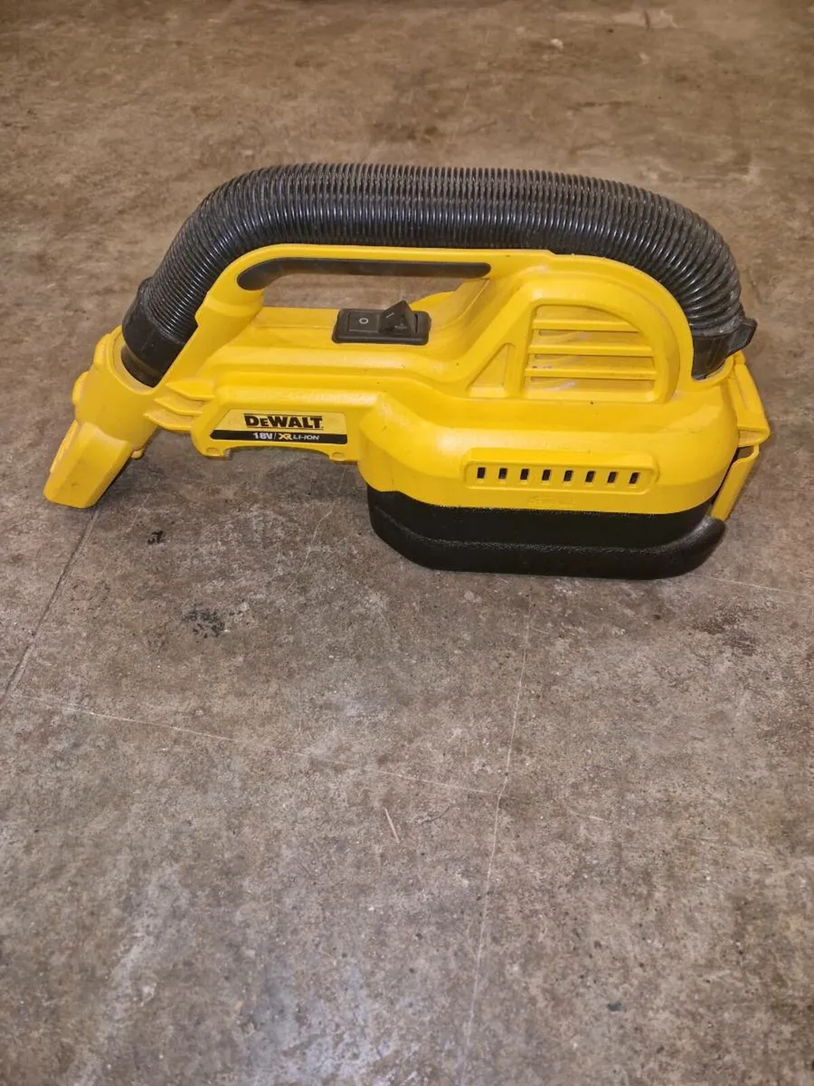 DEWALT DCV517N-XJ 18V Li-Ion XR Cordless Vacuum Cl - Image 2