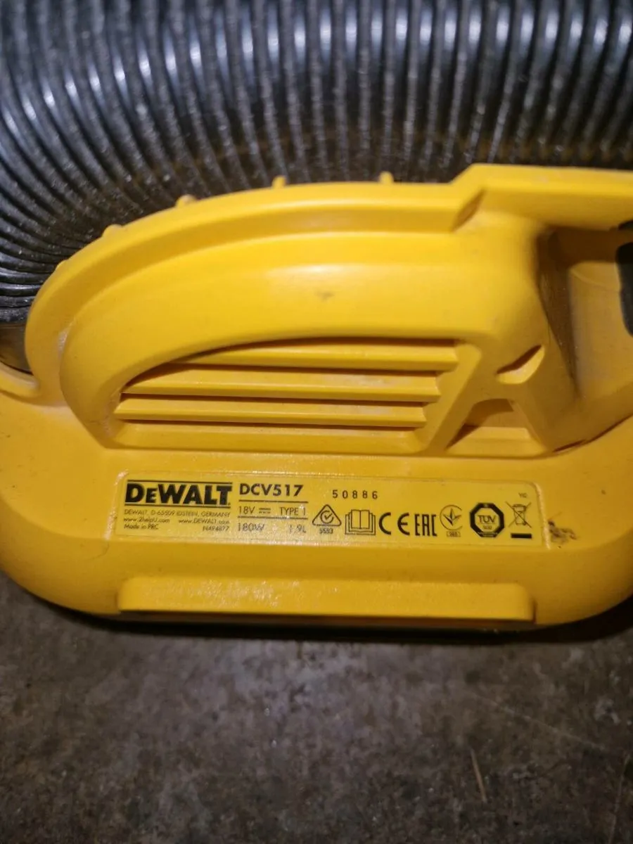 DEWALT DCV517N-XJ 18V Li-Ion XR Cordless Vacuum Cl - Image 3